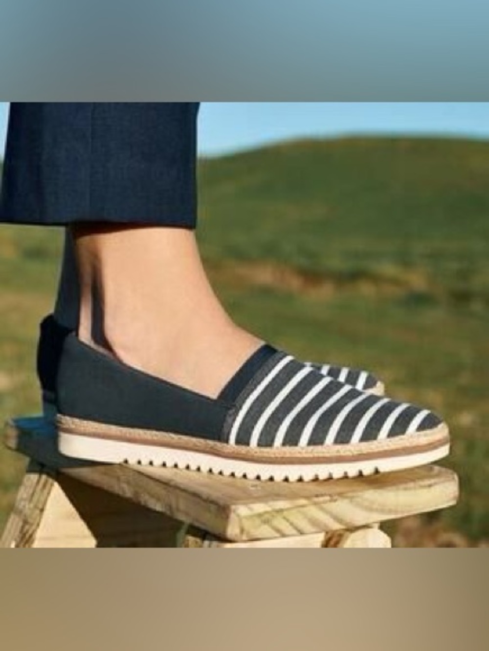Clarks Women’s Striped Espadrille Slip-On Flats Size 8.5 - Navy White